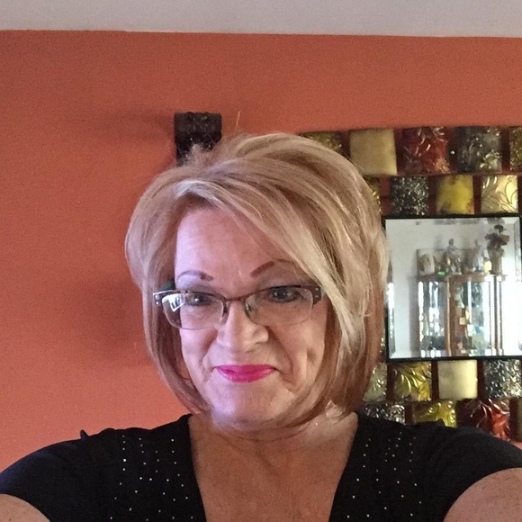 Meet your Posher, Linda - Picture 1 of 1